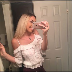 ❁ flowy embroidered blouse ❁